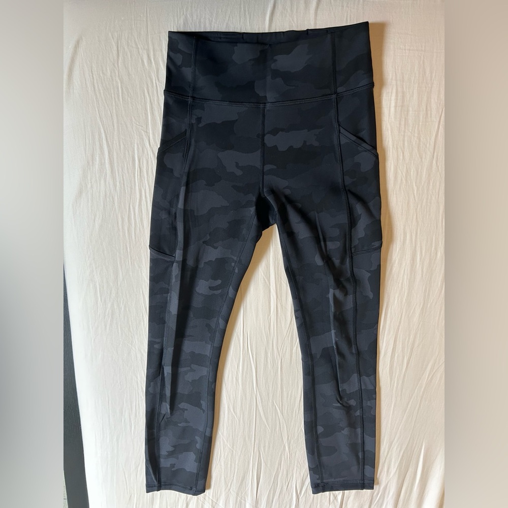 Lululemon Invigorate HR Crop 23”